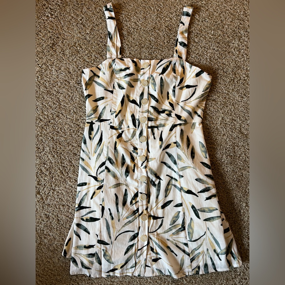 Moodie Leaf Patterned Dress